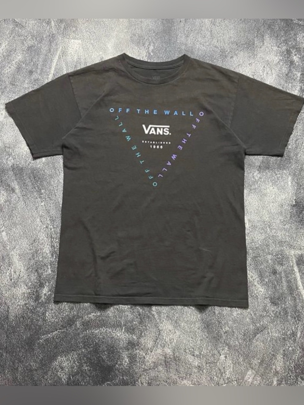 VANS charcoal, gray short sleeve of the wall neon triangle graphic logo Tshirt M